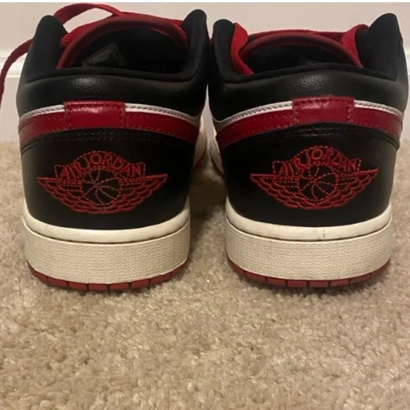 Jordan Low Red, White, Black Used Woman 12/ Men 10 - Picture 3 of 3